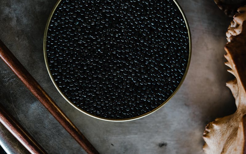 Quelles sont les meilleures façons de déguster du caviar français ?